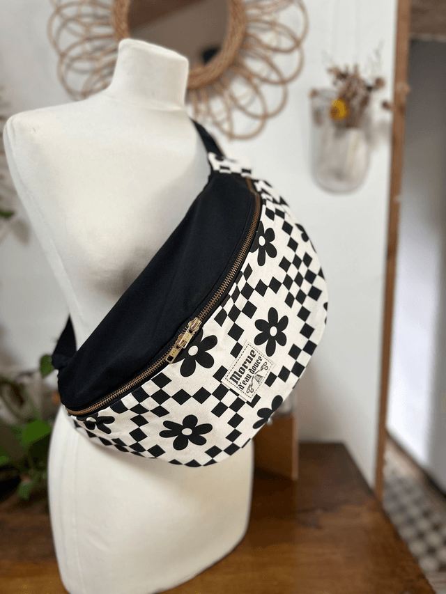 sac banane Damier B/W flower 