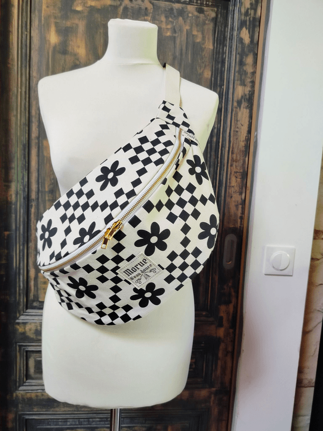 Sac  banane XXL damier fleur NOir et beige 